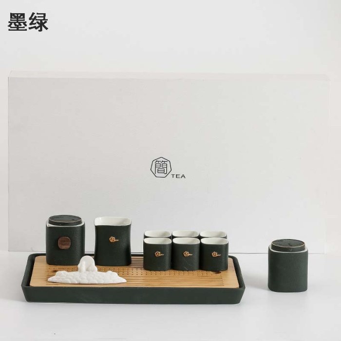 墨绿