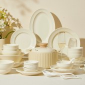 奶油风浮雕陶瓷碗碟套装 家用简约新款餐具碗盘子碗餐具